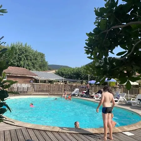 3 Etoiles - Piscine - Eeeg0c